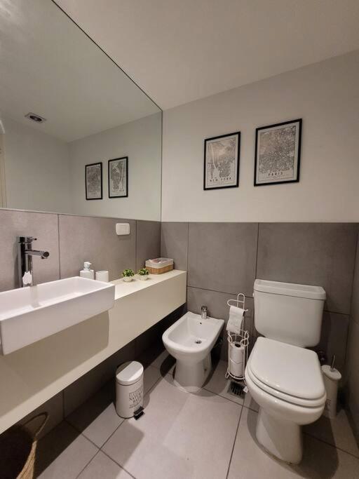 En Palermo Balcon Gym Laundry Frente Embaja Eeuu Apartamento